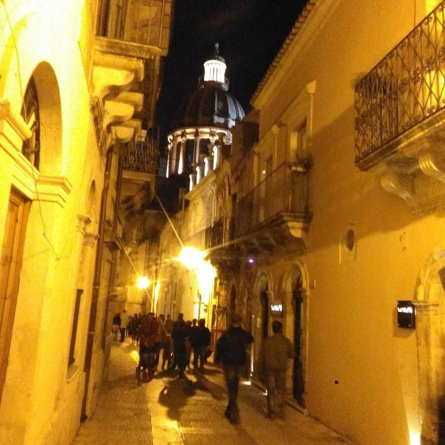 Itinerario Barocco Apartment Ragusa Ibla - Eleganza E Comfort Nel Cuore Del Barocco Siciliano Bagian luar foto